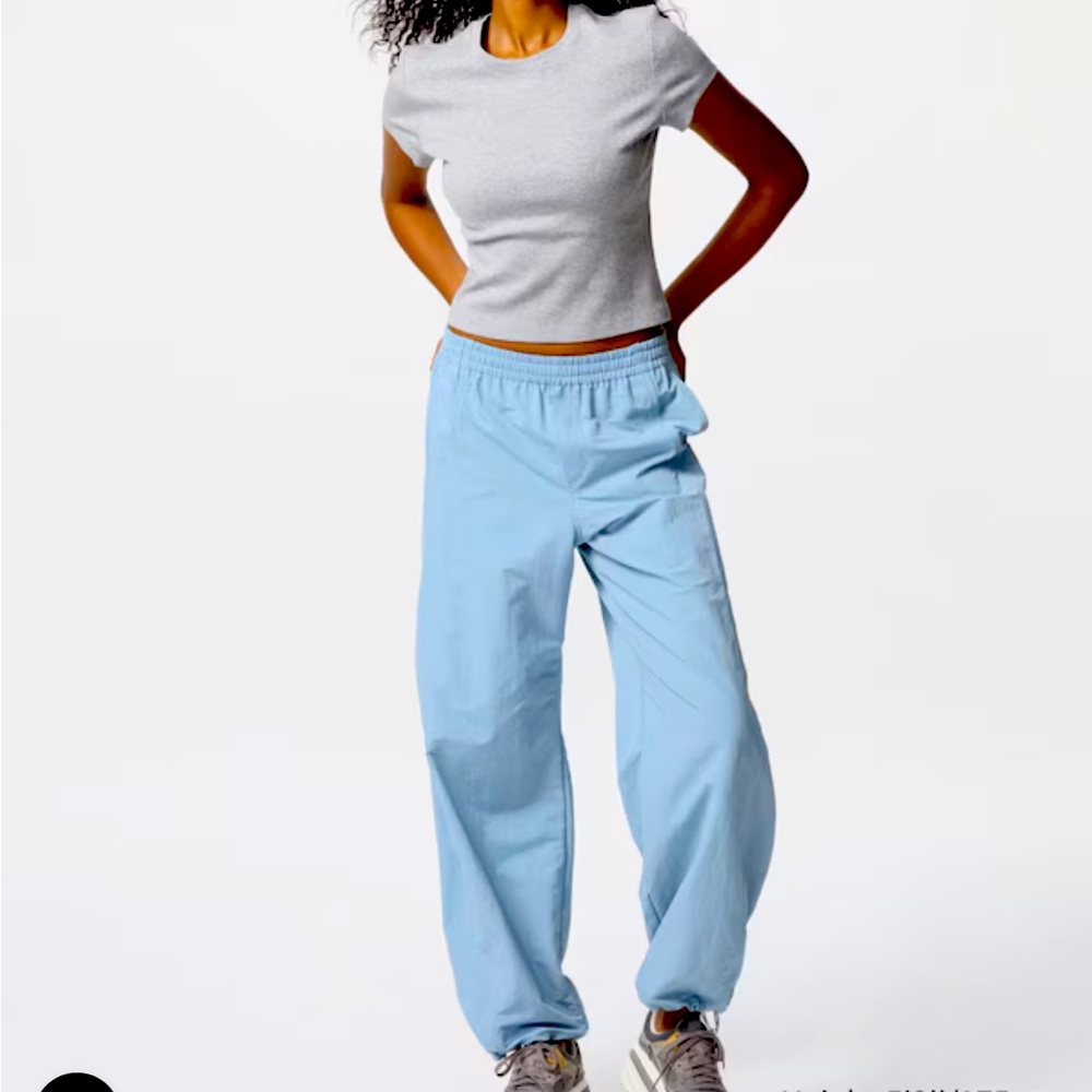 Uniqlo Women's mini Short Sleeve T-shirt